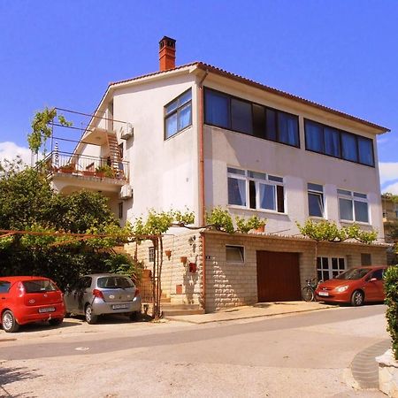 Apartments Bozica Krk Town Bagian luar foto