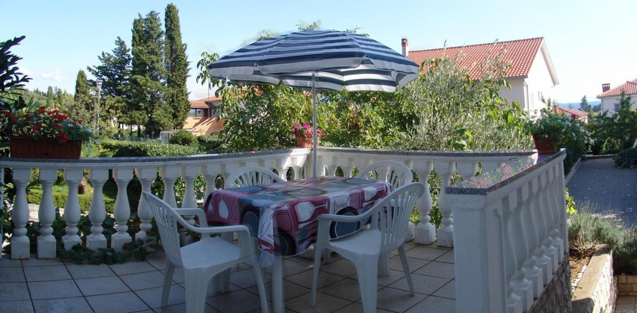 Apartments Bozica Krk Town Bagian luar foto