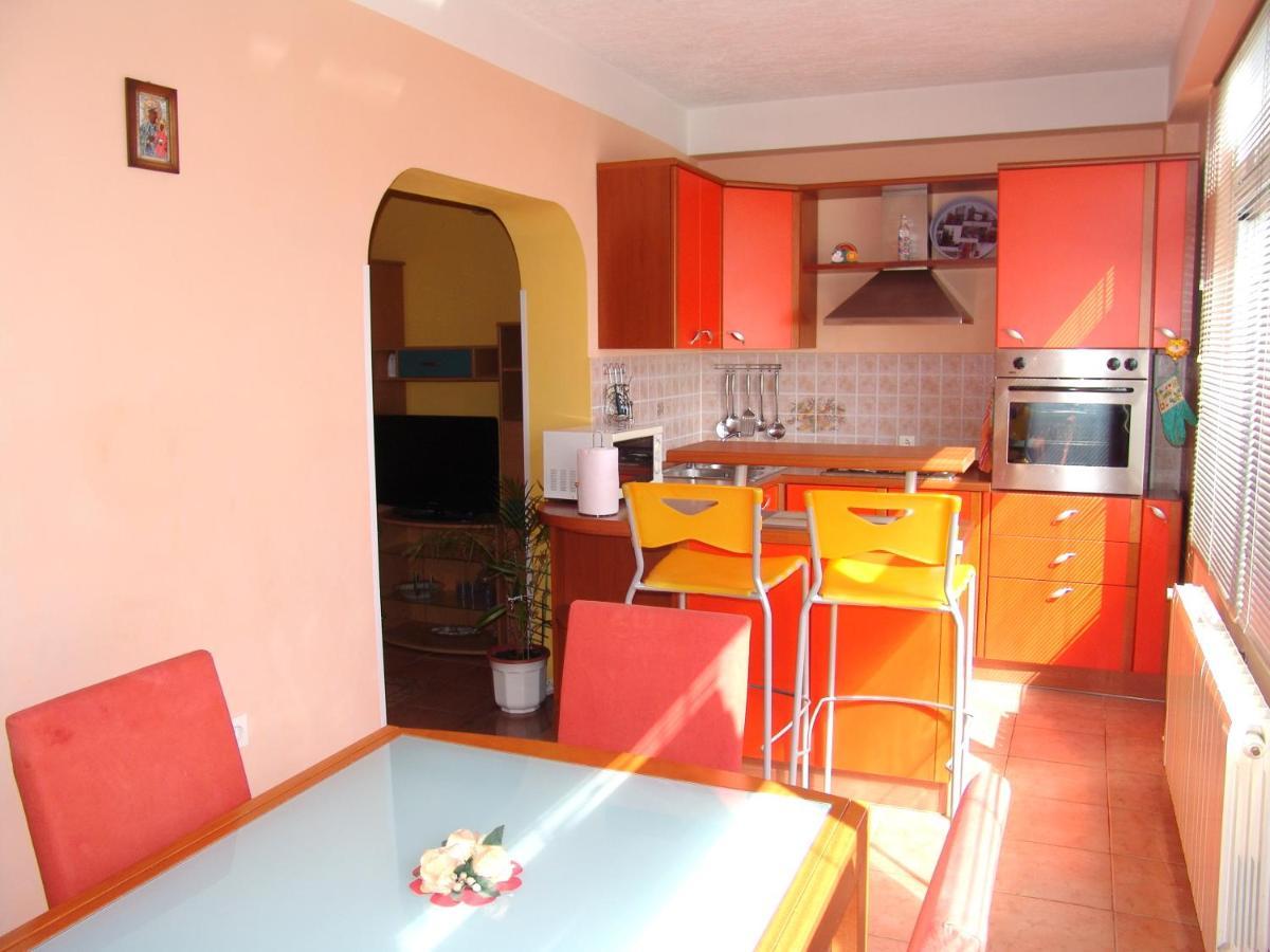 Apartments Bozica Krk Town Bagian luar foto