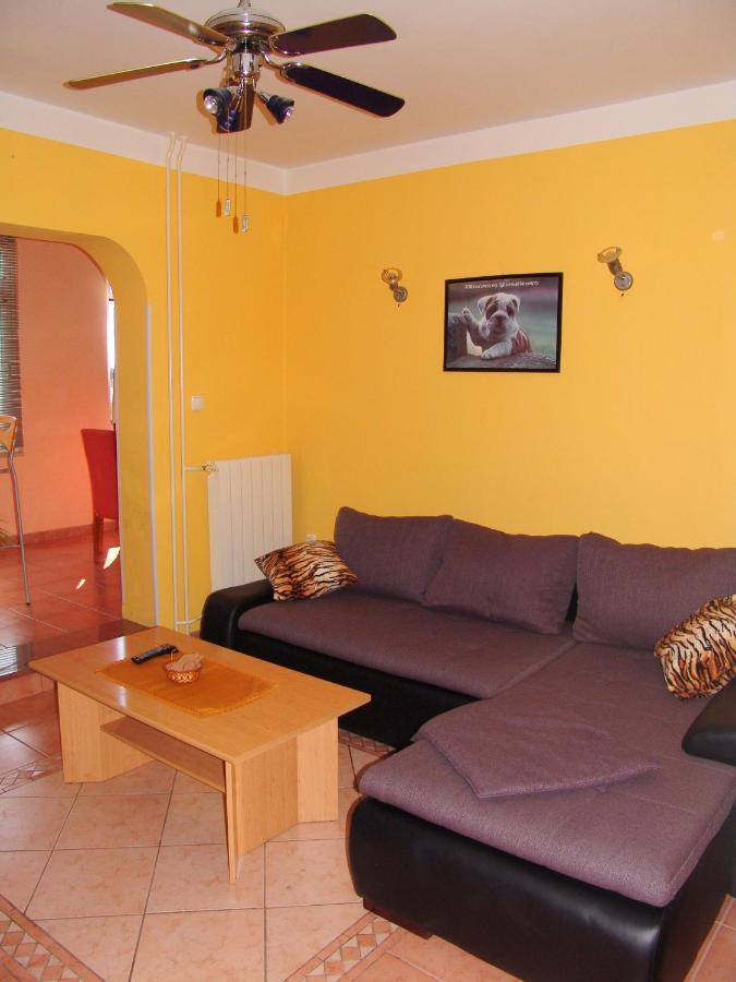 Apartments Bozica Krk Town Bagian luar foto