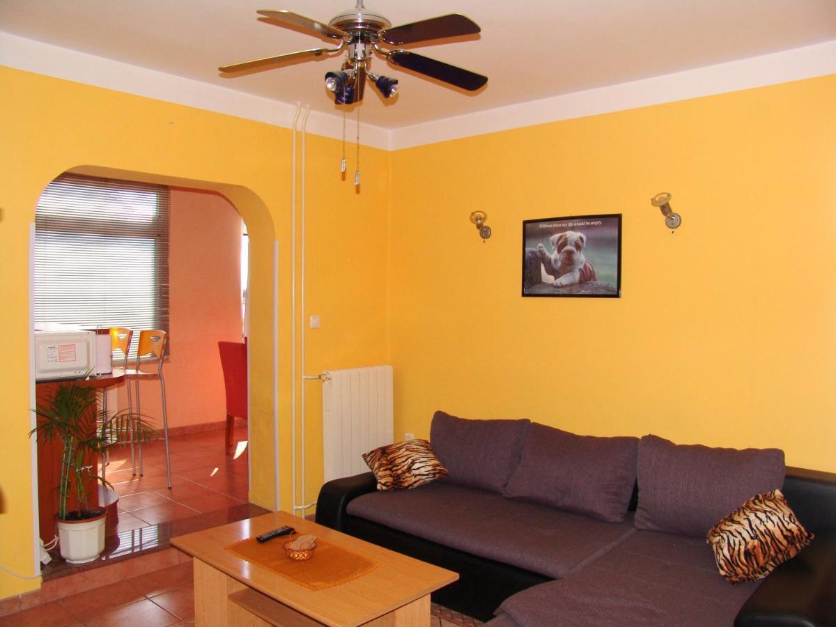 Apartments Bozica Krk Town Bagian luar foto